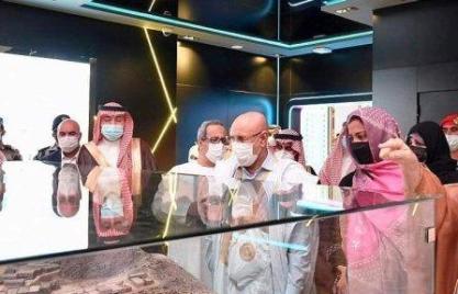 رئيس الجمهورية والسيدة الأولى في زيارة المتحف الدولي للسيرة النبوية