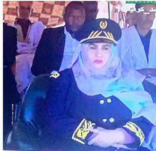 أول سيدة والي ترتدي البذلة الرسمية الخاصة بالولاة /صورة